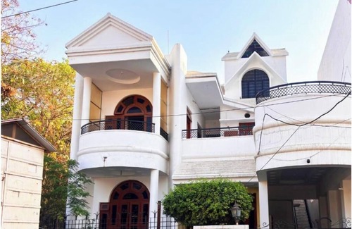 Allahabad Apartment | Economy Double Room