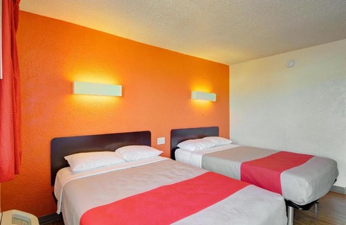 Oklahoma City Hotel | Budget-Friendly Economy Hotel Plus with Pet & Child Amenities