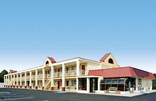 Dillon Hotel | Budget-Friendly Economy Inn Dillon: Pet Friendly & Accessible