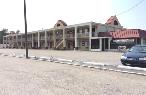 Dillon Hotel | Budget-Friendly Economy Inn Dillon: Pet Friendly & Accessible