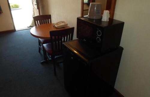 Morgan Hill Hotel | Budget-Friendly Economy Inn Morgan Hill for Family Stays