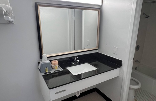 Kankakee Hotel | Economy Inn