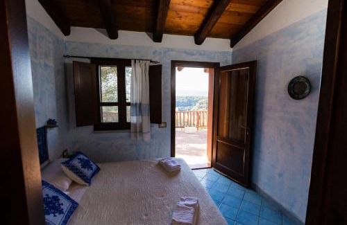 Dorgali House | Relax at Ecoparco Neulè: Pet-Friendly Oceanfront Retreat