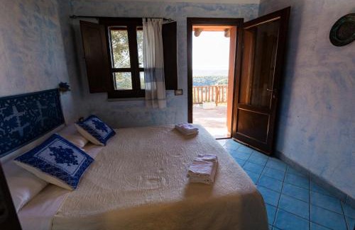 Dorgali House | Relax at Ecoparco Neulè: Pet-Friendly Oceanfront Retreat