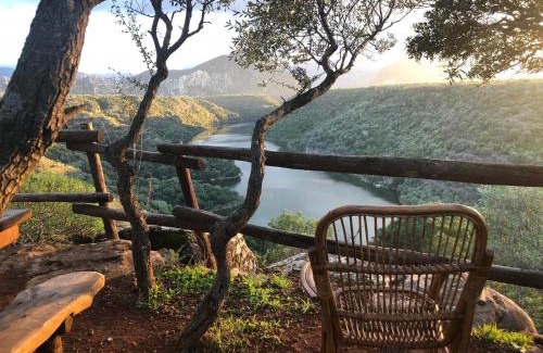 Dorgali House | Relax at Ecoparco Neulè: Pet-Friendly Oceanfront Retreat