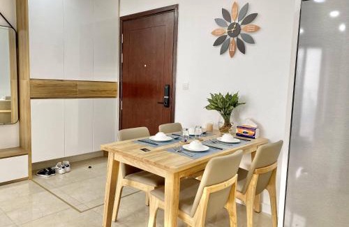 Van Giang Apartment | Cozy Ecopark Apartment with Pool and Pet-Friendly Options
