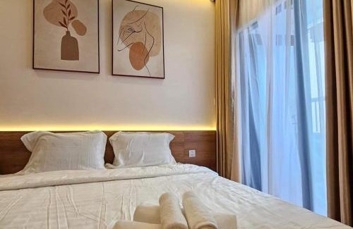 Van Giang Apartment | Discover Ecopark Thành Phố Xanh: Poolside Relaxation Awaits
