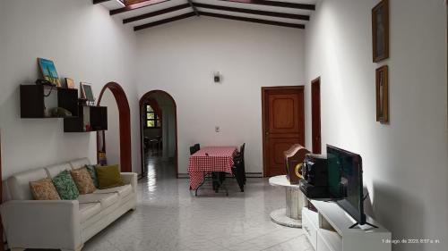 El Queremal House | Cozy Holiday Homes in Colombia for Family and Pets
