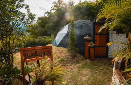 Cali Hotel | Relaxing Ecoresort Colombo Holandes with Ocean View and Spa