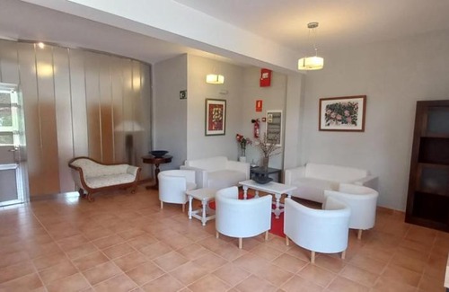 Albacete Hotel | Discover ECORESORT LOS SUEÑOS DEL JÚCAR with Pool & Pets