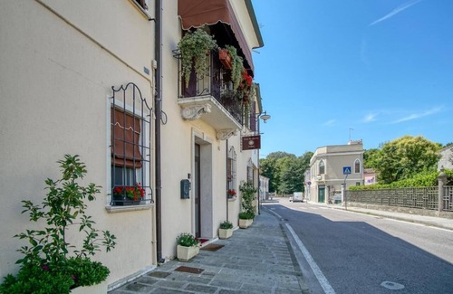 Crespino Apartment | Pet-Friendly Stay at ecosuite Aria Villa Margherita Crespino