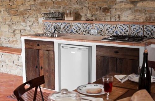 Frascinelle Apartment | Eco Retreat: Explore Nature, History, and Family-Friendly Fun
