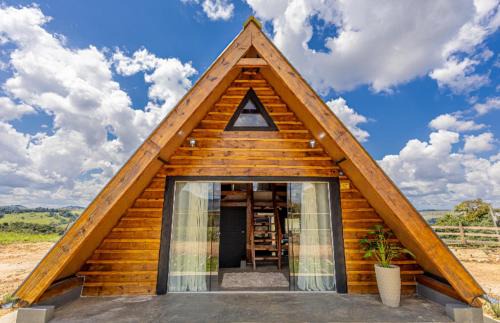 Sao Thome das Letras Ski Chalet | Top-Rated Ecovalle São Thomé with Hot Tub & Pet Friendly