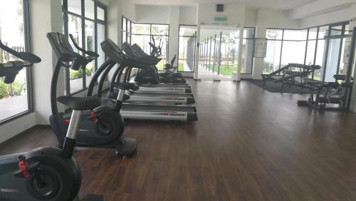Jinjang Apartment | EcoWoodz @ Kepong Residence: 4-Star Stay with Pool & Dining