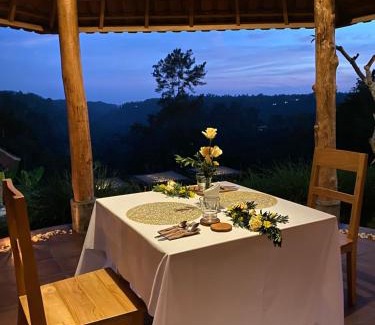 Selat Other | Pet-Friendly Ecozy Hotel with Pool & Breakfast Near Biji Valley