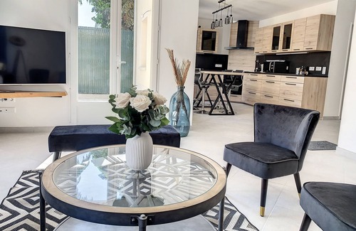 La Victoire - Les Marechaux Apartment | Charming Ecrin de charme with Spa & Breakfast Included