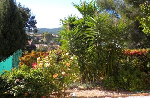 Le Lavandou Apartment | Tranquil Retreat at Ecrin de Verdure - Guest Rated 9.2