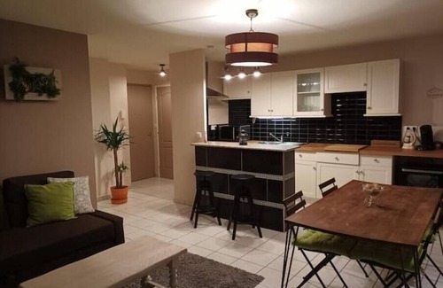 Les Serres - Vivier Apartment | Peaceful Ecully Apartment: Family-Friendly Retreat Awaits