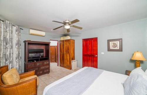 Potrero House | Exceptional Stay at ED-1B Casa de Las Palmas with Pool