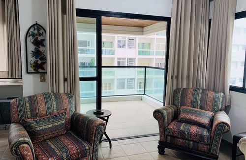 Pitangueiras Apartment | Cozy Ed. Saquarema: Oceanfront Retreat with Spa & Breakfast