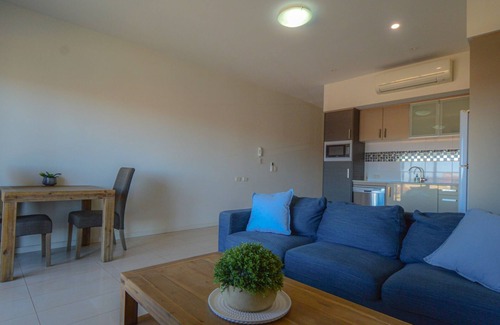 Port Hedland Apartment | Edacious Edgar Modern 1x1