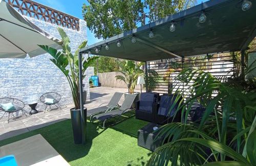 Castelldefels Villa | Experience Edard's Great House: Oceanfront Bliss Awaits