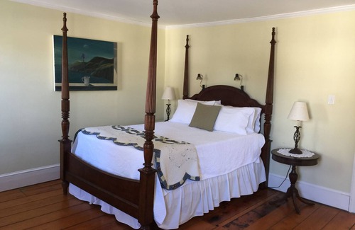 North Bennington Historic District House | Exceptional Eddington House Inn with Family-Friendly Amenities