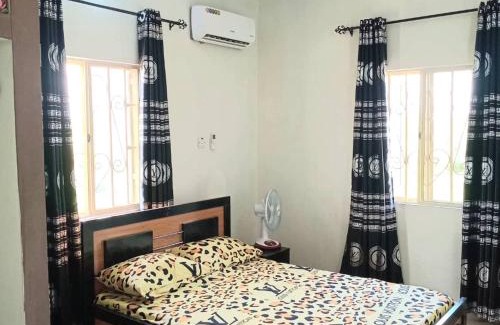 Igwuruta Apartment | Family-Friendly EDEK Guest House for Budget Travelers