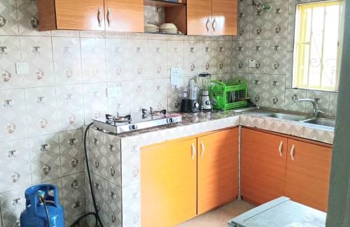Igwuruta Apartment | Family-Friendly EDEK Guest House for Budget Travelers