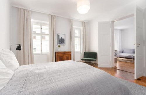 Wahring Apartment | Child-Friendly Edelhof Design Apartment with 9.6/10 Rating