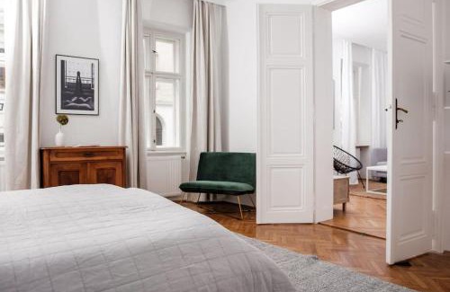 Wahring Apartment | Child-Friendly Edelhof Design Apartment with 9.6/10 Rating