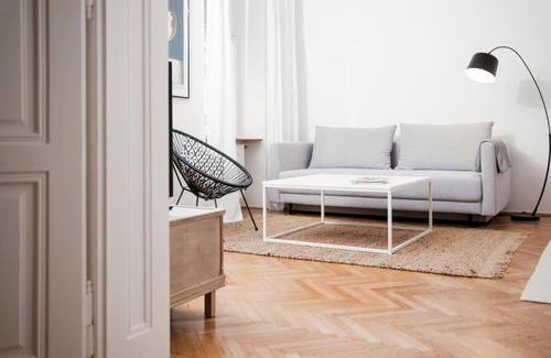Wahring Apartment | Child-Friendly Edelhof Design Apartment with 9.6/10 Rating