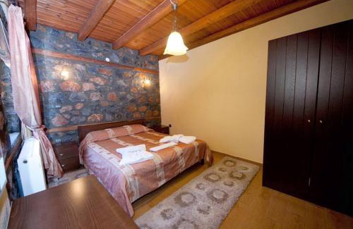 Aghios Athanasios House | Experience Comfort at Edelweis - Rated 9/10 with Hot Tub