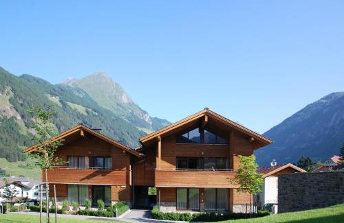 Matrei in Osttirol Ski Chalet | Relax at EdelWeiss AlpinLodge: Guest Rated 9/10 with Ocean Views
