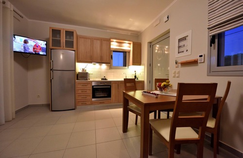 Gargaliani House | Edem Suites: Top-Rated Oceanfront Retreat with Pool & More
