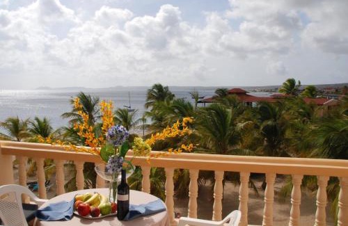 Kralendijk Resort | Relax at Eden Beach Resort - Ideal for Pet Lovers & Families