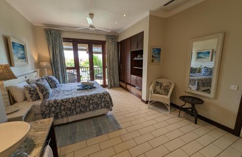Eden Island Apartment | Elegant Oceanfront Escape at Eden Island Apartment Citronelle