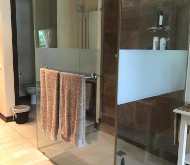 Eden Island Apartment | Discover Eden Island Gem: 4-Star Retreat with Ocean Views