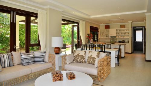 Eden Island Apartment | Experience Eden Island: 4-Star Oceanfront Retreat