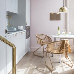 New Town Hotel | Discover Eden Locke: Pet-Friendly Retreat with Top Ratings