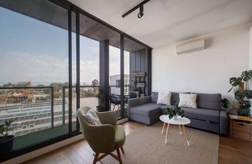 Abbotsford Apartment | Idyllic Eden of Abbotsford - A Serene Family Retreat