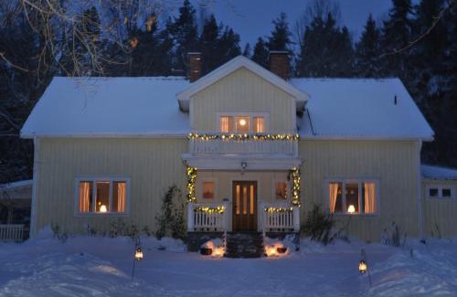 Skultuna House | Experience Eden's Garden Cottages: Perfect for Families & Pets