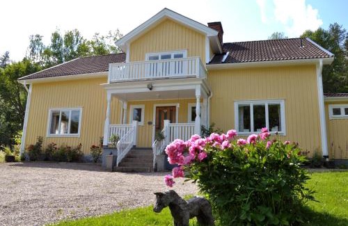 Skultuna House | Experience Eden's Garden Cottages: Perfect for Families & Pets