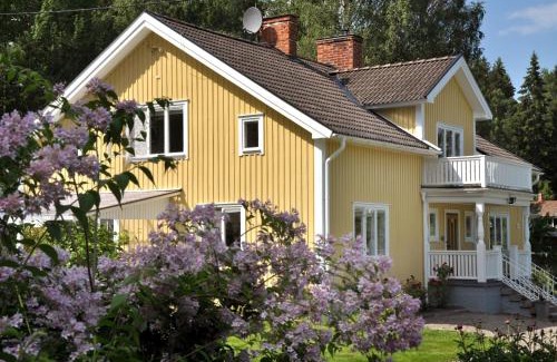 Skultuna House | Experience Eden's Garden Cottages: Perfect for Families & Pets