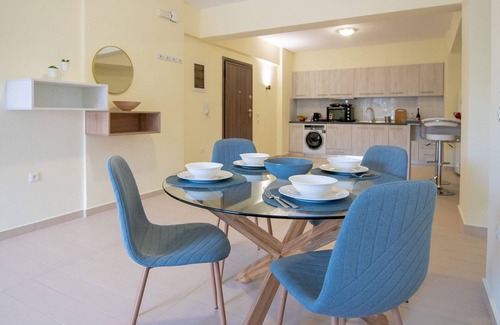 Petaloudes Apartment | Discover Eden's Lily: Sea View Apartment with Spa Amenities