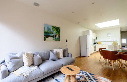 Fitzroy North House | Experience Local Life at Eden in Fitzroy North
