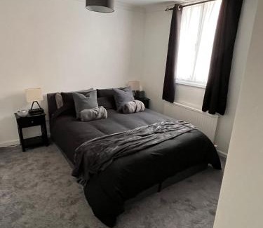 Coventry House | Experience Eden Stays: 10/10 Rating with Kitchen Access