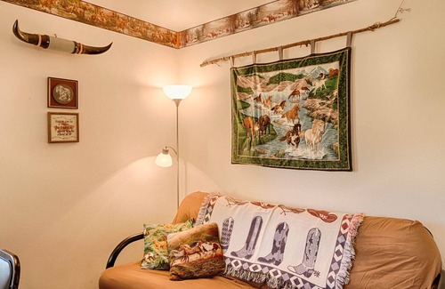 Oroville House | Top-Rated Eden Valley Guest Ranch with Family-Friendly Amenities