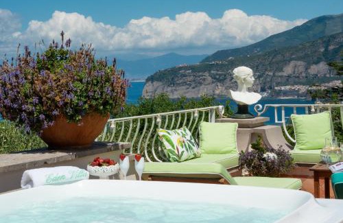 Sorrento Villa | Beautiful Eden Villa: Oceanfront with 10/10 Guest Rating