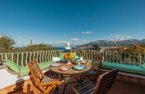 Sorrento Villa | Beautiful Eden Villa: Oceanfront with 10/10 Guest Rating